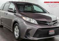 2020 Toyota Sienna LE