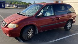 2006 Chrysler Town and Country Base