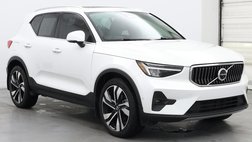 2023 Volvo XC40 B5 Plus Bright Theme