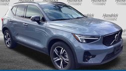 2023 Volvo XC40 B5 Plus Dark Theme