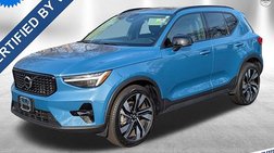 2023 Volvo XC40 B5 Ultimate Dark Theme