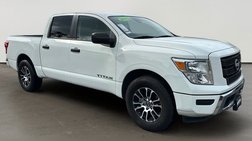 2023 Nissan Titan SV