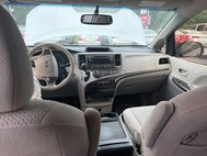 2014 Toyota Sienna LE Mobility 7-Passenger