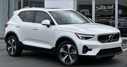 2025 Volvo XC40 B5 Plus Bright Theme