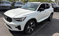 2026 Volvo XC40 B5 Core