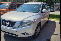 2015 Nissan Pathfinder SV