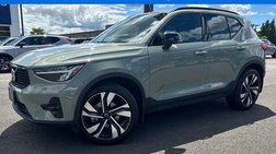 2023 Volvo XC40 B5 Plus Dark Theme