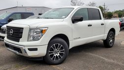 2023 Nissan Titan SV