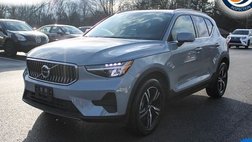 2025 Volvo XC40 B5 Plus Bright Theme