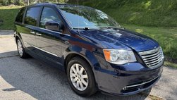 2016 Chrysler Town and Country Touring