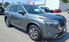 2023 Nissan Pathfinder SL