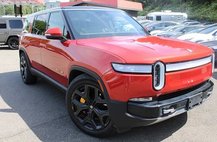 2023 Rivian R1S Adventure