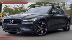 2022 Volvo S60 Recharge T8 R-Design