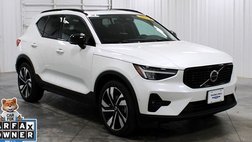 2024 Volvo XC40 B5 Plus Dark Theme