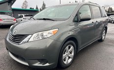 2014 Toyota Sienna LE 7-Passenger Auto Access Seat