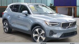 2023 Volvo XC40 B5 Plus Bright Theme