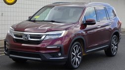2021 Honda Pilot Touring w/Rear Captain's Chairs