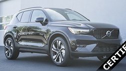 2025 Volvo XC40 B5 Ultra Dark Theme