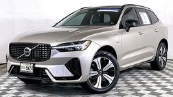 2025 Volvo XC60 T8 Core Dark Theme