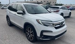 2021 Honda Pilot Touring w/Rear Captain's Chairs