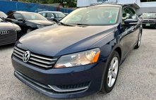 2014 Volkswagen Passat 1.8T Wolfsburg Edition