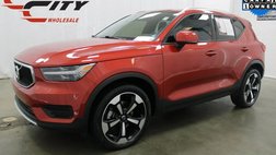 2022 Volvo XC40 T5 Momentum