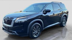 2022 Nissan Pathfinder SV