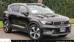 2025 Volvo XC40 B5 Plus Bright Theme