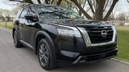 2022 Nissan Pathfinder SV