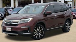2022 Honda Pilot Touring w/Rear Captain's Chairs