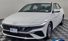 2025 Hyundai Elantra Hybrid 