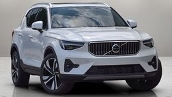 2025 Volvo XC40 B5 Ultra Bright Theme