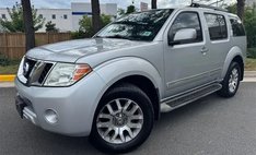 2011 Nissan Pathfinder LE