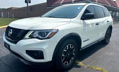 2020 Nissan Pathfinder SV