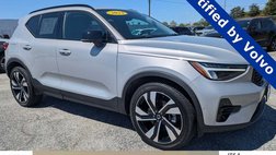 2023 Volvo XC40 B5 Plus Dark Theme