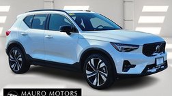 2023 Volvo XC40 B5 Plus Dark Theme