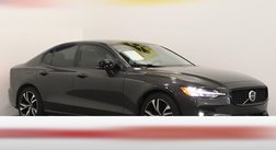 2023 Volvo S60 B5 Plus Dark Theme