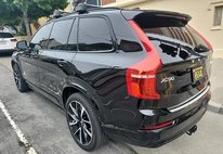 2023 Volvo XC90 Recharge T8 Plus Dark Theme
