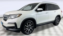 2019 Honda Pilot Touring w/Rear Captain's Chairs
