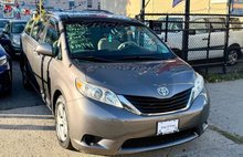 2013 Toyota Sienna LE