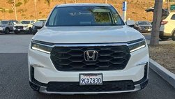 2023 Honda Pilot EX-L w/Rear Captain's Chairs
