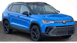 2025 Volkswagen Taos SE Black 4Motion