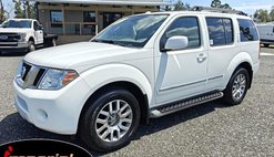 2011 Nissan Pathfinder LE
