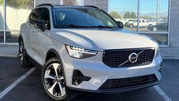 2024 Volvo XC40 B5 Core Dark Theme