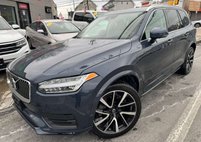 2021 Volvo XC90 T6 Momentum 6-Passenger