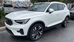 2023 Volvo XC40 B5 Ultimate Bright Theme