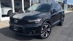 2025 Volvo XC40 B5 Plus Dark Theme
