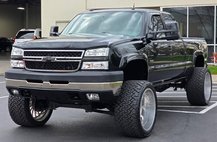 2004 Chevrolet Silverado 2500HD 4X4 / 6.6L DURAMAX DIESEL / ALLISON / LIFTED
