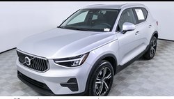 2025 Volvo XC40 B5 Core Bright Theme