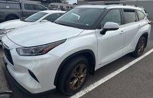 2023 Toyota Highlander Hybrid Bronze Edition